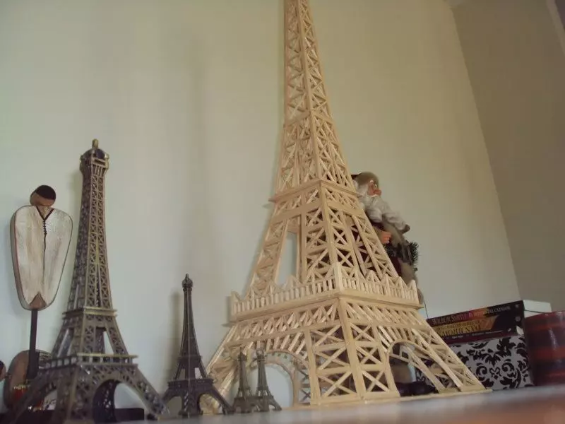 Eiffelturm aus Holz
