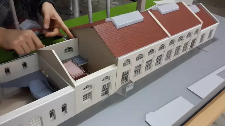 Glasglocke für Architekturmodelle