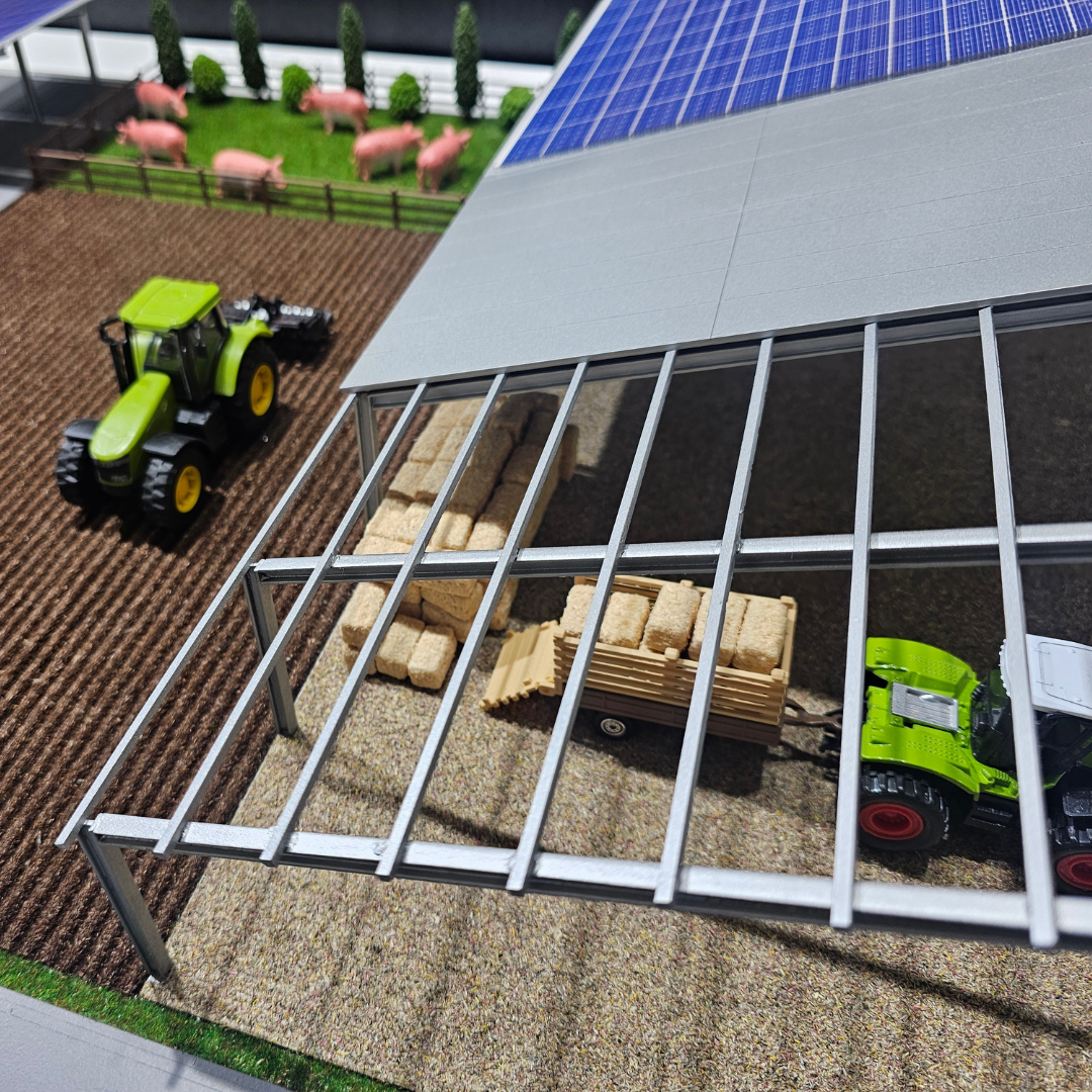 Solar & Storage Live Paris 2025 mit Solarpanel- und Windturbinenmodellen von ARI Modellbau