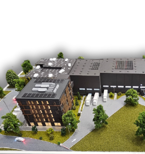 Das Globale Modell der Energieverteilung, entwickelt mit höchster Präzision durch ARI Model, ist eine hochdetaillierte, interaktive Darstellung, die zeigt, wie Energie weltweit erzeugt, transportiert und genutzt wird. Diese architektonische Maquette 