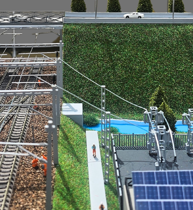 Ein beleuchtetes und animiertes physisches Modell mit High-Tech-Features, entwickelt von ARI Modellbau für Aussteller der Intersolar Europe. Mit präziser Ingenieurtechnik, synchronisierten Lichteffekten und dynamischer Animation steigert das Modell d