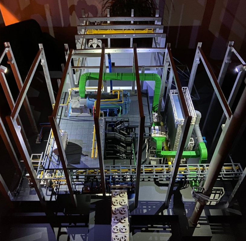 Ein äußerst detailliertes, beleuchtetes und animiertes physisches Modell, entwickelt von ARI Modellbau für Aussteller auf der Smart Energies Expo. Durch die Kombination von Präzisionstechnik aus der Luft- und Raumfahrt, programmierbarer dynamischer B