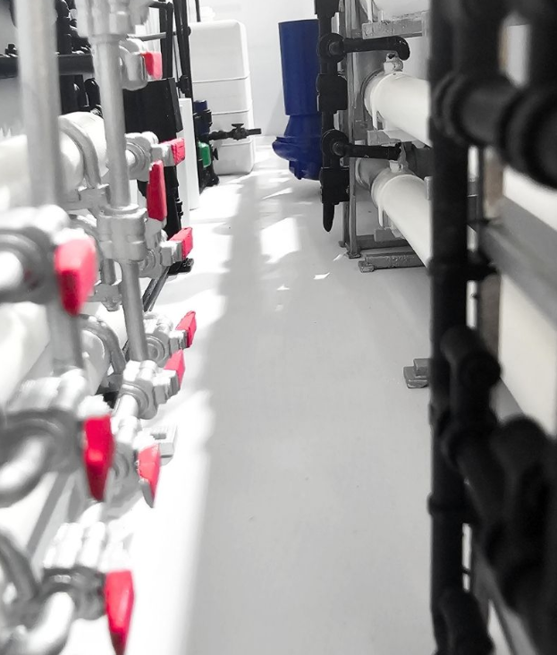 Physische Modelle von ARI Modellbau für Indumation.be, die automatisierte Fabriken, Robotik, erneuerbare Energieanlagen, High-Tech-Logistikzentren und intelligente Infrastrukturen darstellen. Mit LED-Beleuchtung, Interaktivität und präziser Ingenieur