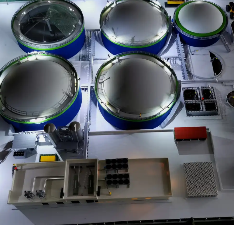 Maßgeschneiderte physische Modelle von ARI Modellbau für PROVADA, darunter gemischt genutzte Projekte, Einkaufszentren, Wohnanlagen, Hotelkonzepte und Stadtentwicklungen. Mit LED-Beleuchtung, dynamischen Animationen und präziser Handwerkskunst ausges