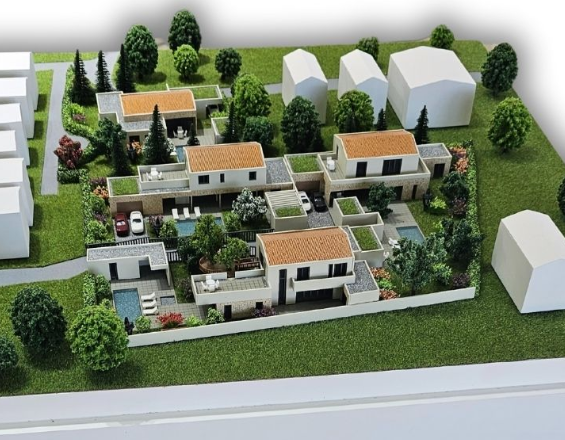 Beleuchtete und animierte Modelle von ARI Modellbau für das Real Estate Forum, darunter Wohnkomplexe, Geschäftszentren, gemischt genutzte Projekte, Smart-City-Planungen und nachhaltige Entwicklungen. Mit LED-Beleuchtung, dynamischer Bewegung und präz