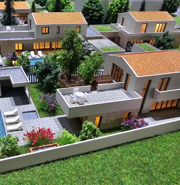 Individuelle physische Modelle von ARI Modellbau für das Immo’Forum Marseille, darunter Wohnprojekte, gemischt genutzte Komplexe, Stadterneuerungspläne, Smart-City-Entwürfe und nachhaltige Infrastrukturen. Mit LED-Beleuchtung, animierten Funktionen u
