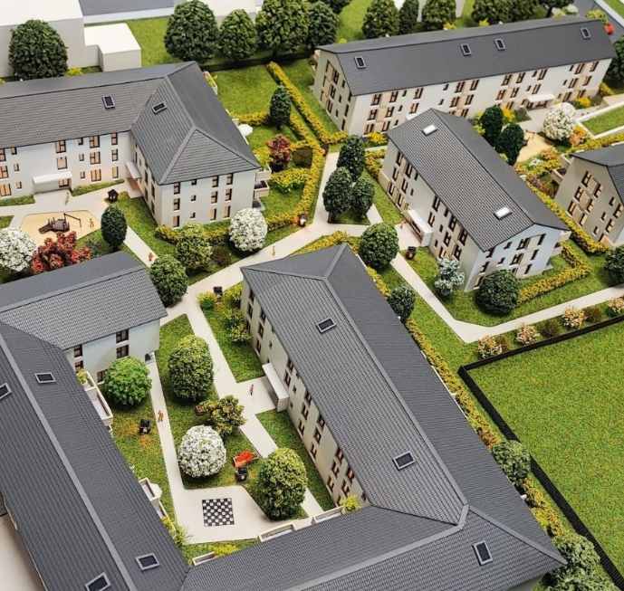 Individuelles Modell von ARI Modellbau für die Reisebörse, ausgestattet mit interaktiver Beleuchtung, Bewegungssystemen und architektonischen Details, die Tourismuskonzepte, Resortlayouts und Infrastrukturprojekte darstellen. Mit LED-Effekten und ani