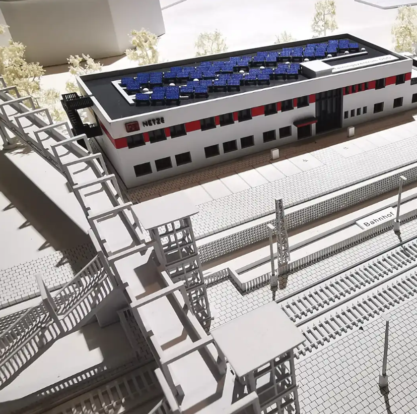 Ein maßgeschneidertes beleuchtetes und animiertes Architekturmodell, gefertigt von ARI Modellbau für die Digital Education Show. Mit hochwertigen Materialien und modernster Beleuchtungstechnologie gestaltet, erzeugt dieses Modell faszinierende visuel
