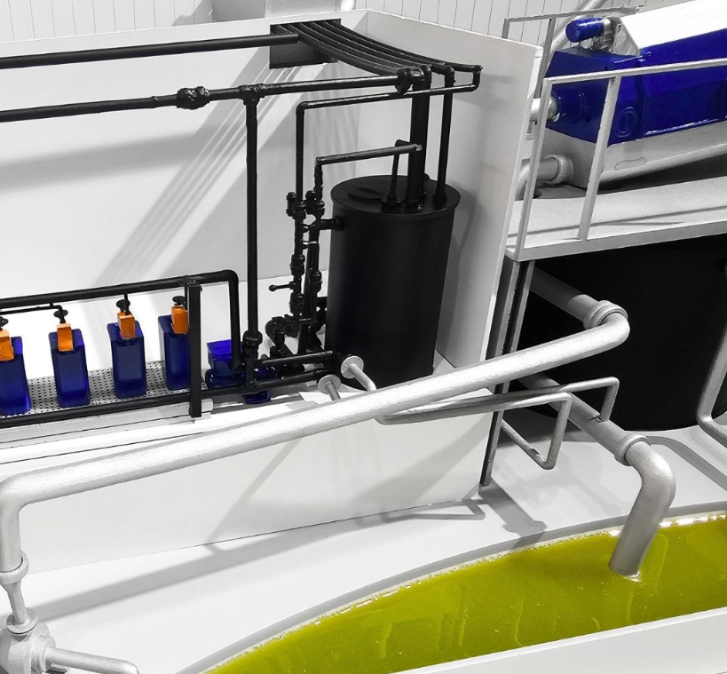 Ein beleuchtetes und animiertes Architekturmodell, entworfen von ARI Modellbau für die NextGen Education Messe, kombiniert modernste Lichttechnologie, mechanische Animation und architektonische Handwerkskunst. Mit mehr als zwei Jahrzehnten Erfahrung 