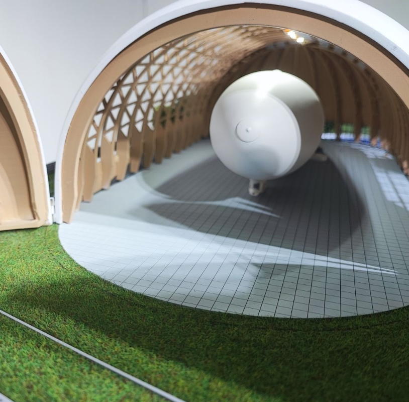 Ein individuell gefertigtes architektonisches Ausstellungsmodell, entworfen von ARI Modellbau für die Logistics & Distribution Switzerland. Durch die Kombination von Licht, Bewegung und architektonischer Präzision verwandeln diese Modelle komplex