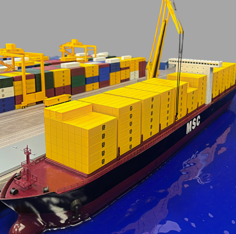 Urbanes Logistikmodell von ARI Modellbau, das Verkehrsflüsse, Verteilzonen und Stadtlogistik für Aussteller des Urban Logistics Summit zeigt.