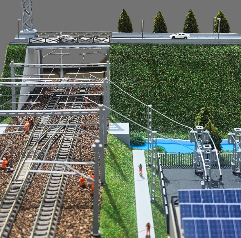Maßgeschneidertes Logistikmodell der letzten Meile von ARI Modellbau, das städtische Lieferströme, Mikro-Fulfillment-Zentren, elektrische Transportlösungen und optimierte Routenplanungssysteme für Aussteller der Last Mile Delivery Expo zeigt.