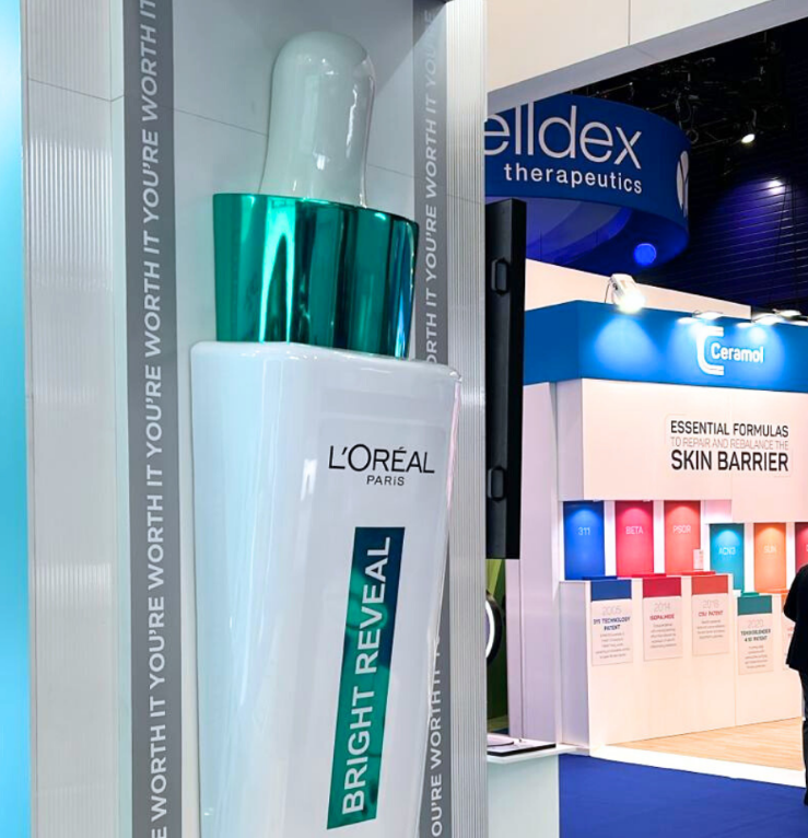 Beleuchtetes und animiertes Schönheitsarchitekturmodell von ARI Modellbau, das Spas, Kliniken, Labore, kosmetische Technologieprozesse, Verkaufszonen und Wellnessbereiche für die BEAUTY FORUM MÜNCHEN zeigt.